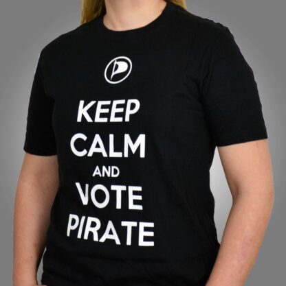 Keep calm and vote pirate | T-shirt